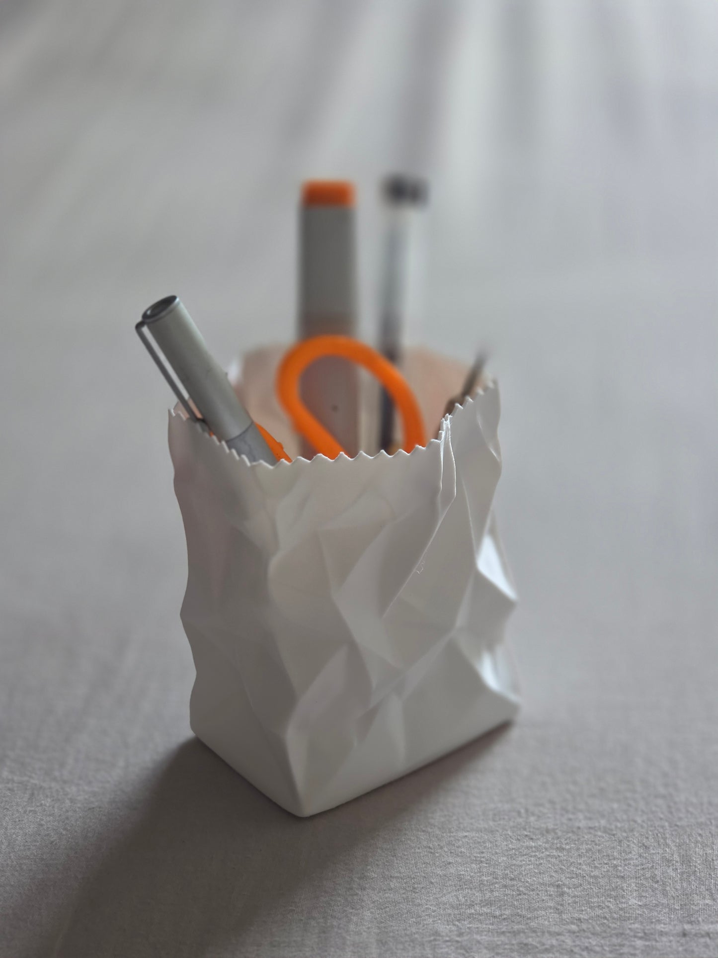 Crumpled Paper Pen Stand