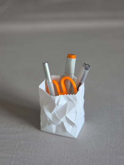 Crumpled Paper Pen Stand