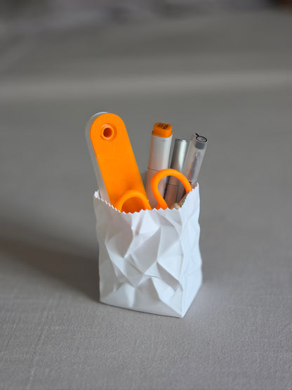 Crumpled Paper Pen Stand