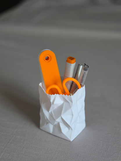 Crumpled Paper Pen Stand