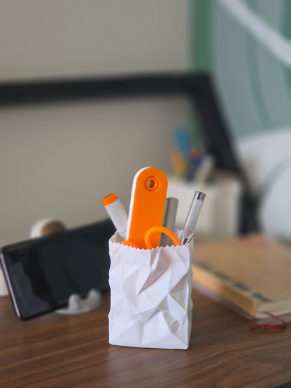 Crumpled Paper Pen Stand
