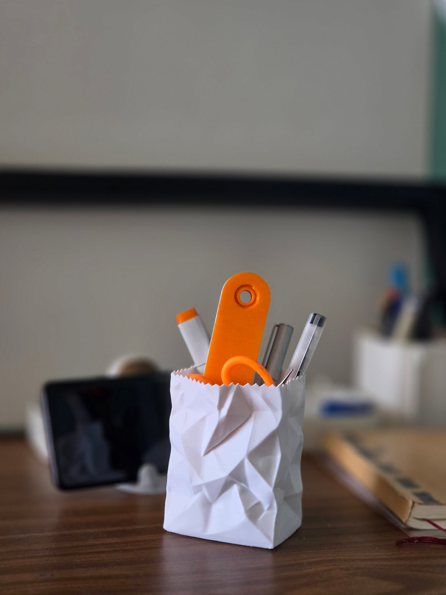 Crumpled Paper Pen Stand