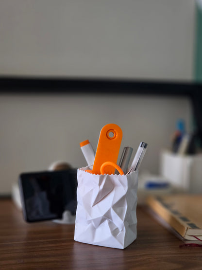Crumpled Paper Pen Stand