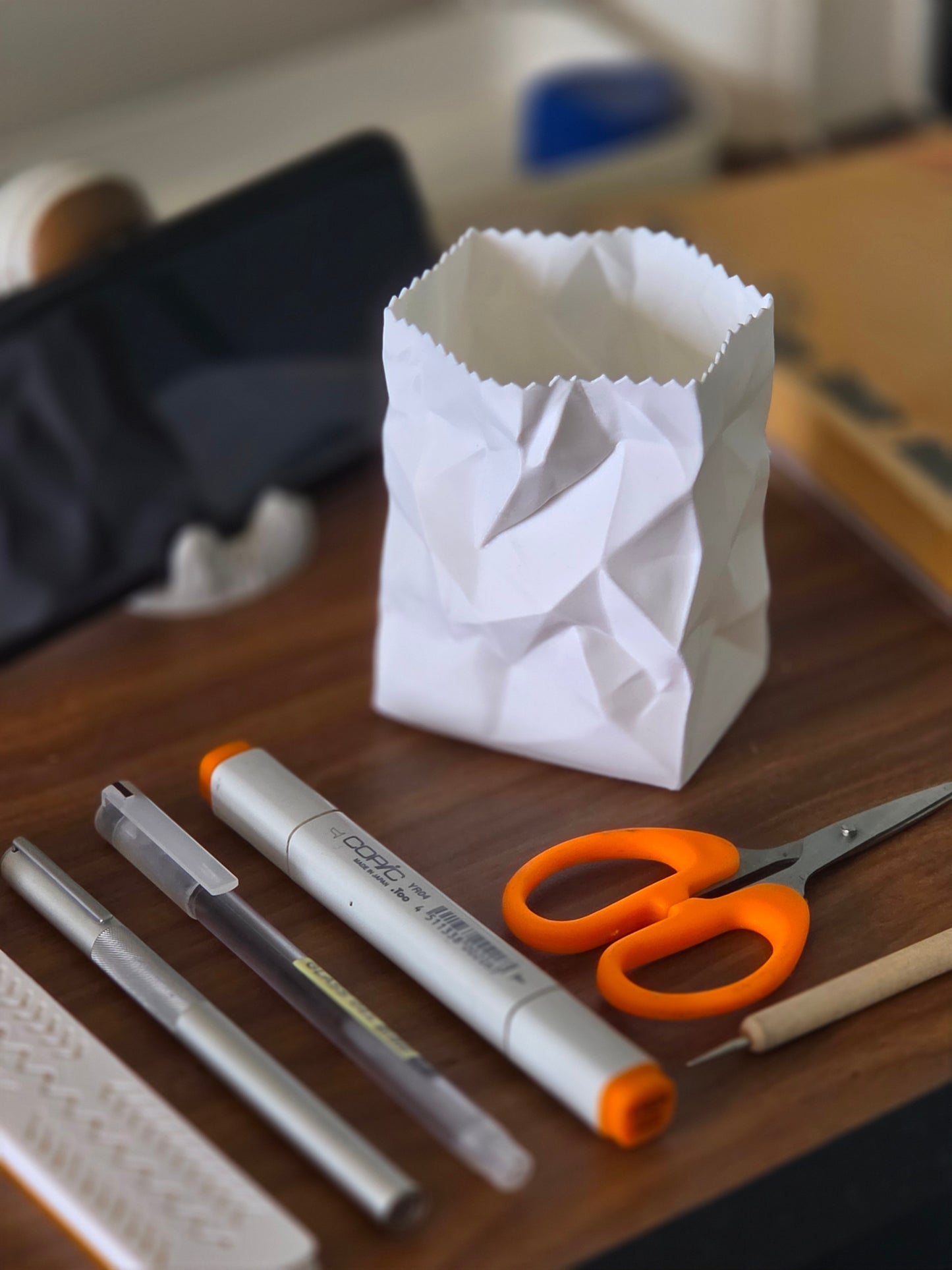 Crumpled Paper Pen Stand