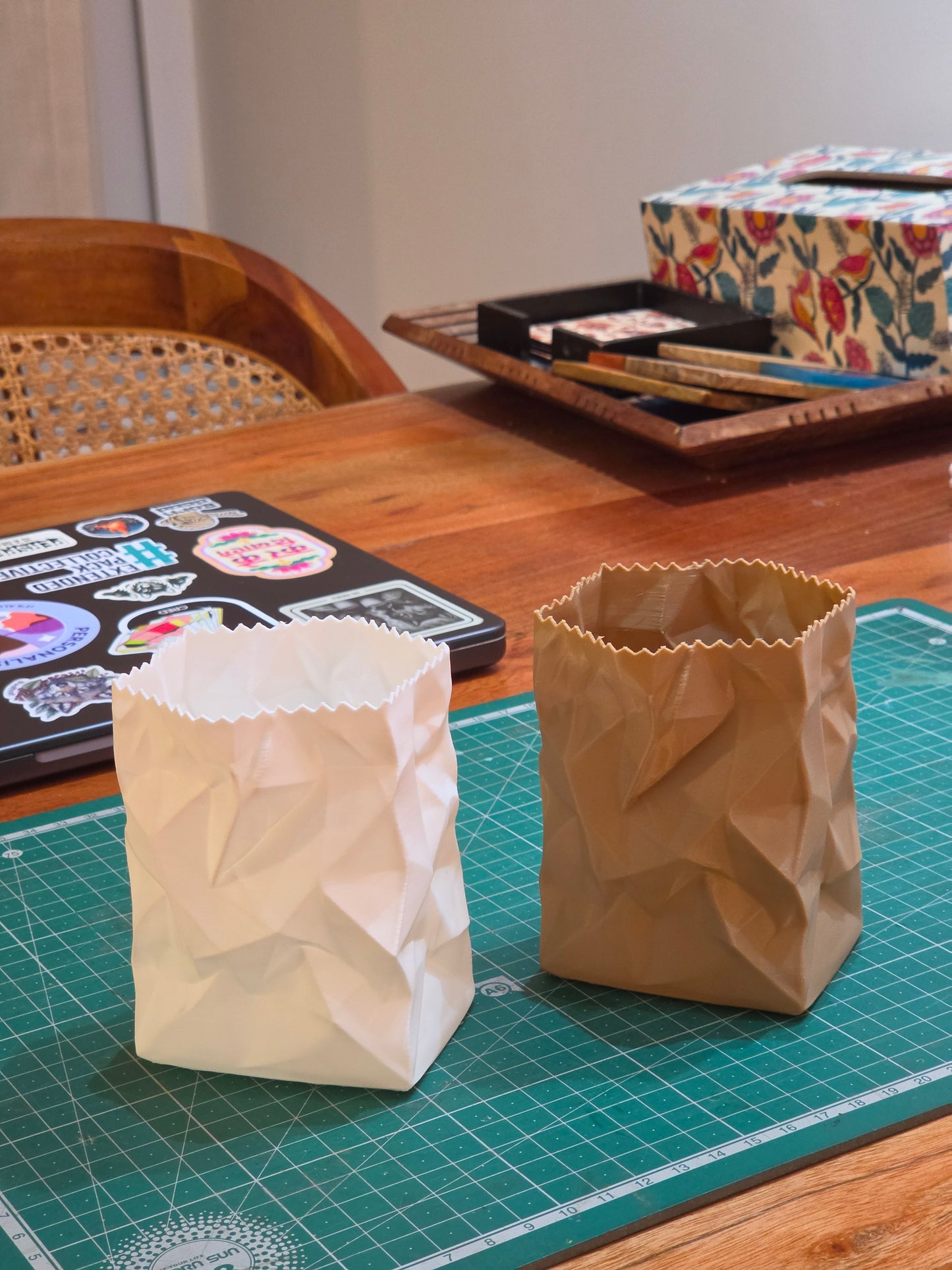 Crumpled Paper Pen Stand
